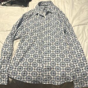 Slim fit, untucked fit, breathable, stretch button up with design - used